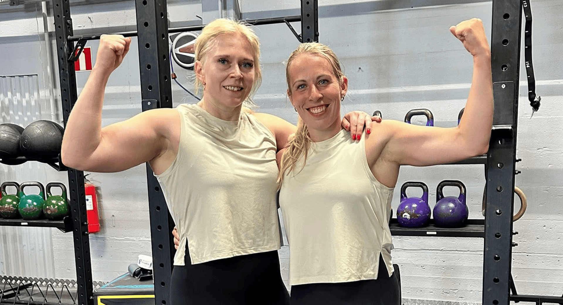 strong women exercising at CrossFit Övik